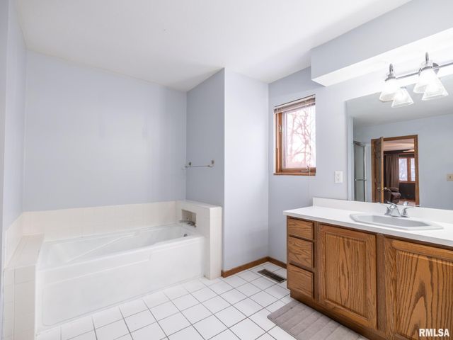 12052 N HICKORY GROVE Road, Dunlap, IL 61525