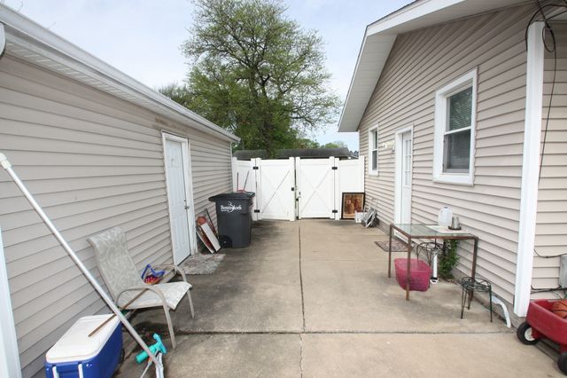 2607 Crestview Drive, Bettendorf, IA 52722