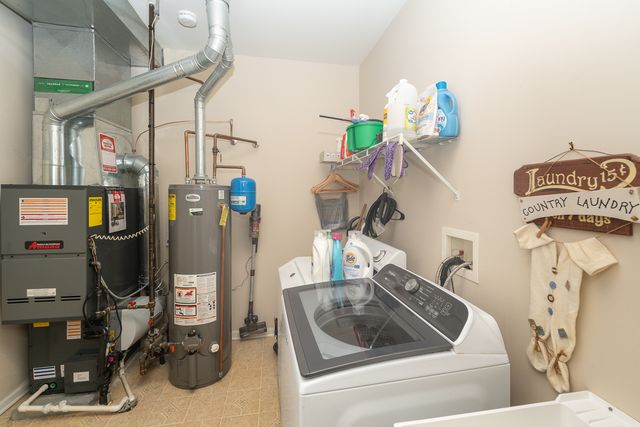 12126 White Tail Lane, Huntley, IL 60142