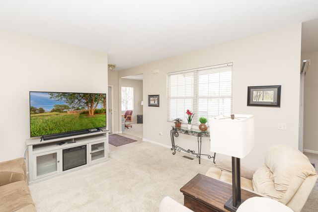 12126 White Tail Lane, Huntley, IL 60142