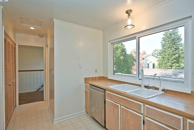 405 Thistle Cir, Martinez, CA 94553