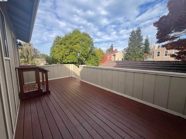 405 Thistle Cir, Martinez, CA 94553