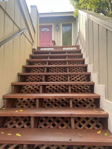 405 Thistle Cir, Martinez, CA 94553