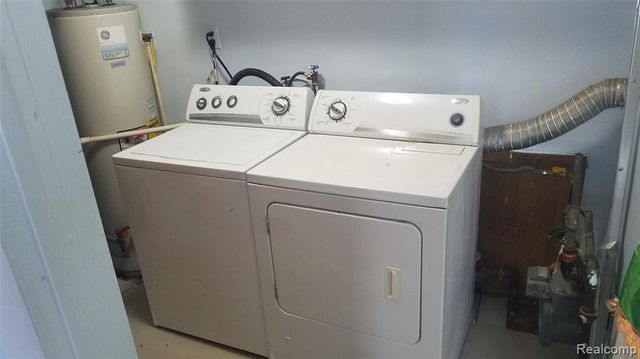 5830 Whitefield Street, Dearborn Heights, MI 48127