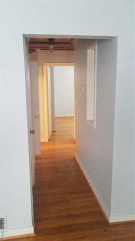 5830 Whitefield Street, Dearborn Heights, MI 48127