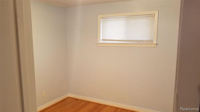 5830 Whitefield Street, Dearborn Heights, MI 48127