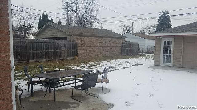 5830 Whitefield Street, Dearborn Heights, MI 48127