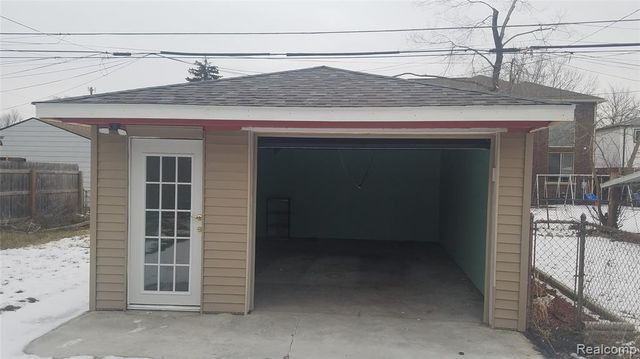 5830 Whitefield Street, Dearborn Heights, MI 48127