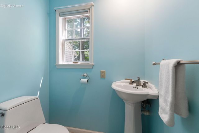 703 Maple Lane, Niskayuna, NY 12309