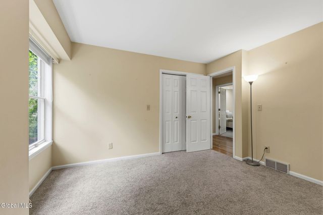 703 Maple Lane, Niskayuna, NY 12309