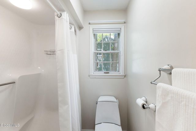 703 Maple Lane, Niskayuna, NY 12309