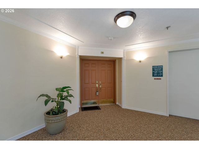 15420 Ne KNOTT St 13, Portland, OR 97230