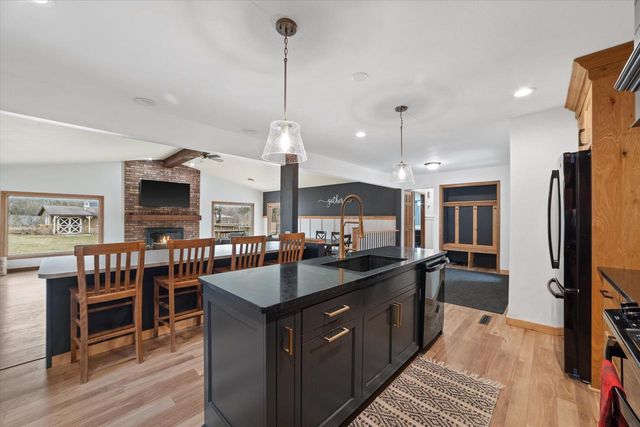 N51W27909 N Willow Creek DRIVE, Pewaukee, WI 53072