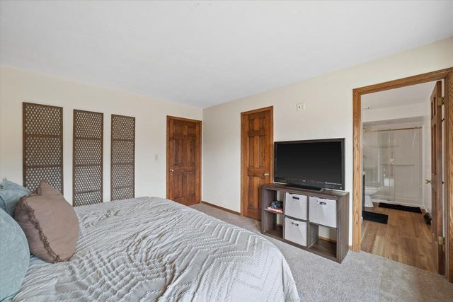 N51W27909 N Willow Creek DRIVE, Pewaukee, WI 53072