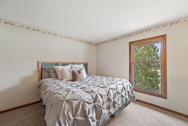 N51W27909 N Willow Creek DRIVE, Pewaukee, WI 53072