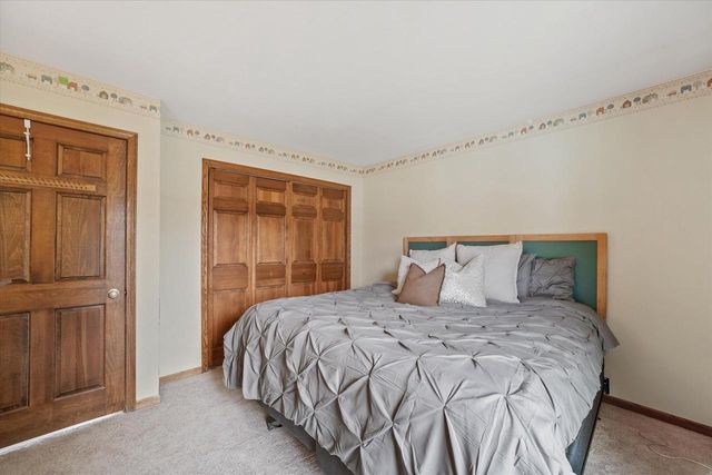 N51W27909 N Willow Creek DRIVE, Pewaukee, WI 53072