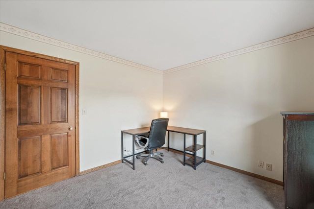 N51W27909 N Willow Creek DRIVE, Pewaukee, WI 53072