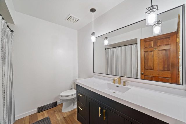 N51W27909 N Willow Creek DRIVE, Pewaukee, WI 53072