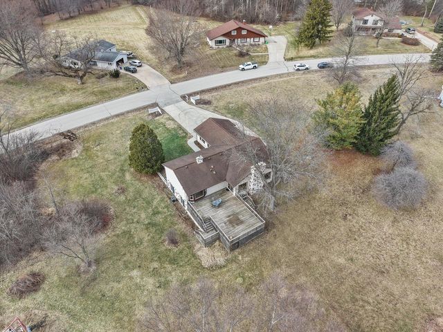 N51W27909 N Willow Creek DRIVE, Pewaukee, WI 53072