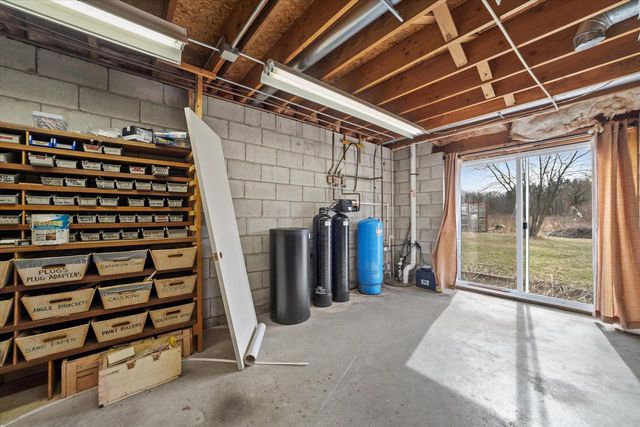 N51W27909 N Willow Creek DRIVE, Pewaukee, WI 53072