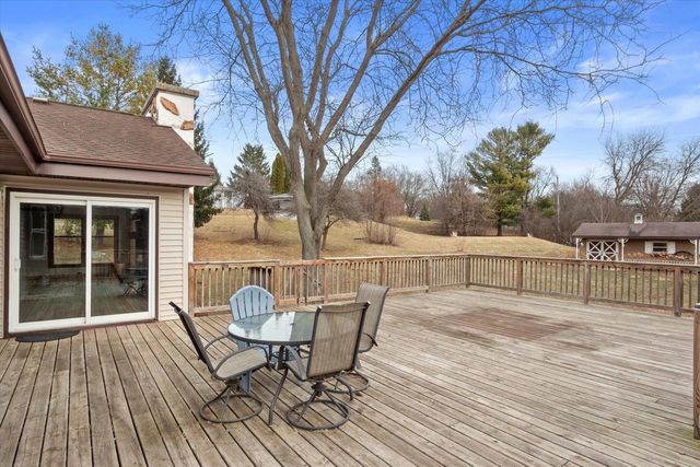 N51W27909 N Willow Creek DRIVE, Pewaukee, WI 53072