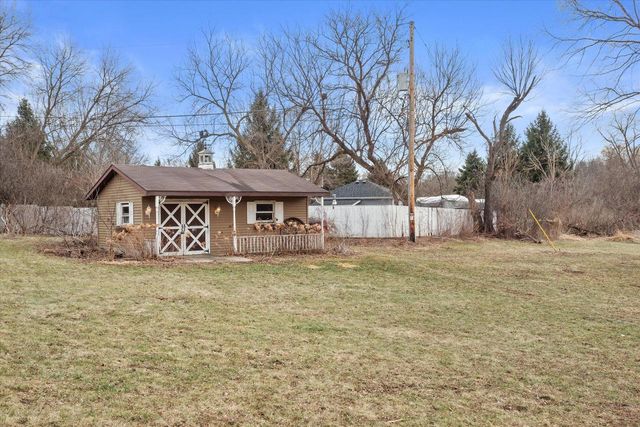 N51W27909 N Willow Creek DRIVE, Pewaukee, WI 53072