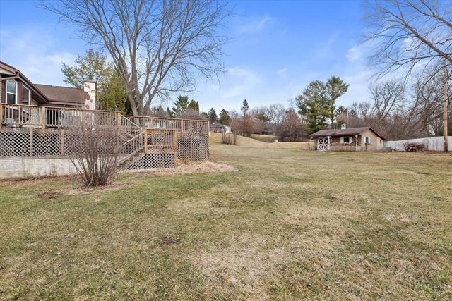 N51W27909 N Willow Creek DRIVE, Pewaukee, WI 53072