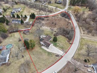 N51W27909 N Willow Creek DRIVE, Pewaukee, WI 53072