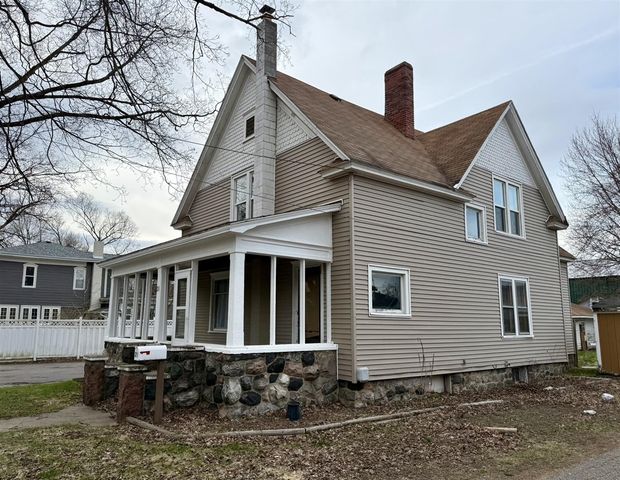 21 W Shepard Street, Hartford, MI 49057