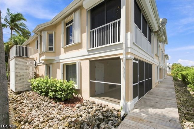 271 Lenell RD 4, Fort Myers Beach, FL 33931