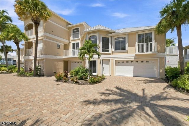 271 Lenell RD 4, Fort Myers Beach, FL 33931