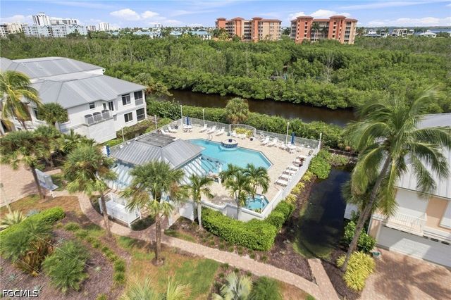 271 Lenell RD 4, Fort Myers Beach, FL 33931