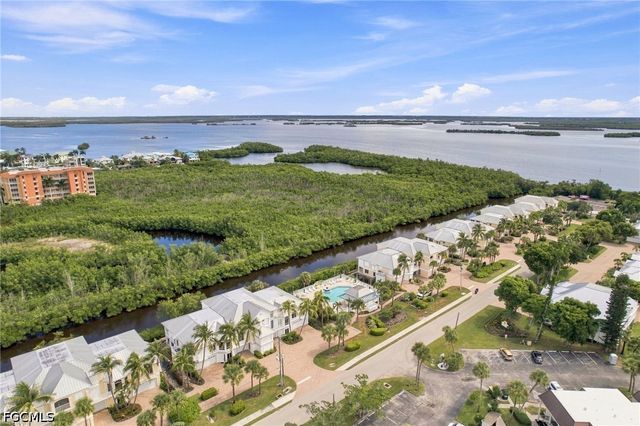 271 Lenell RD 4, Fort Myers Beach, FL 33931