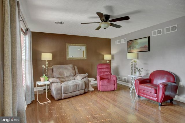 83 GRANDVIEW AVE, Chambersburg, PA 17201