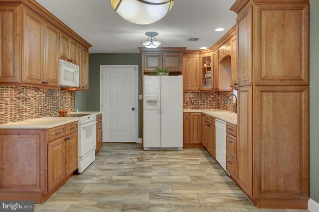 83 GRANDVIEW AVE, Chambersburg, PA 17201