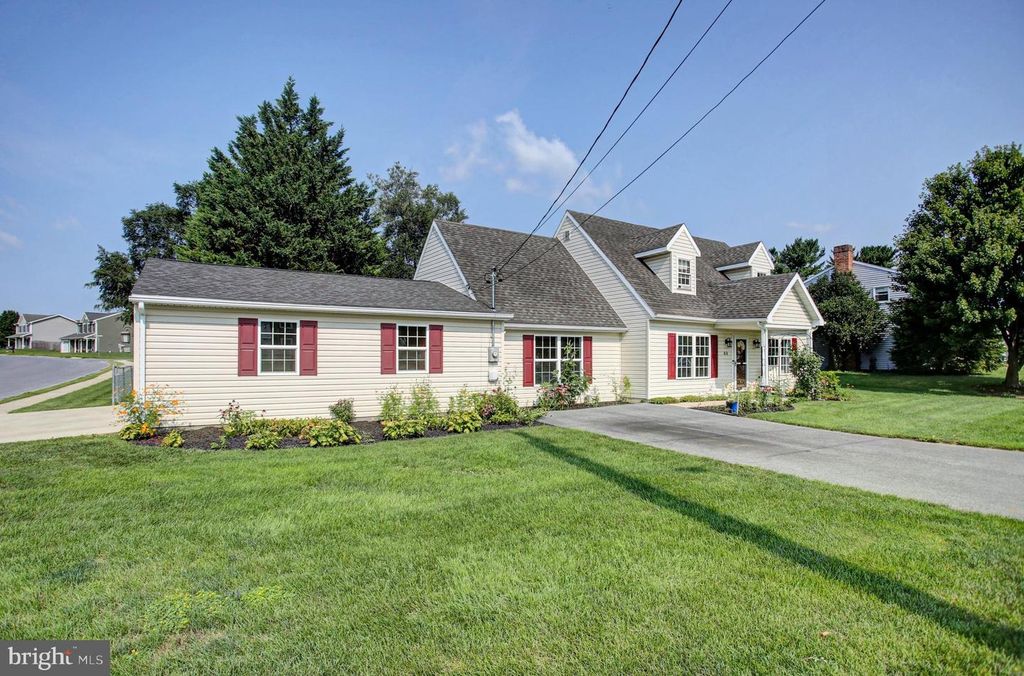 83 GRANDVIEW AVE, Chambersburg, PA 17201