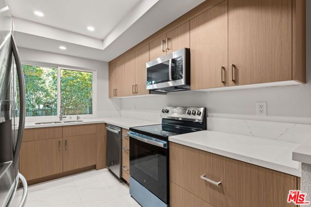 21500 Califa Street 185, Woodland Hills (los Angeles), CA 91367