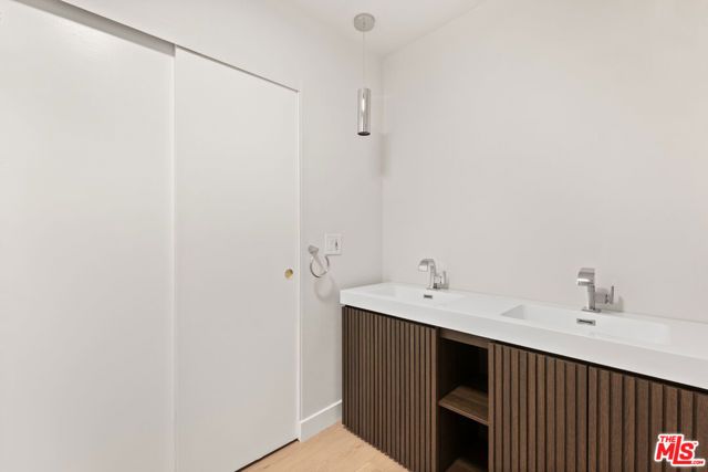 21500 Califa Street 185, Woodland Hills (los Angeles), CA 91367