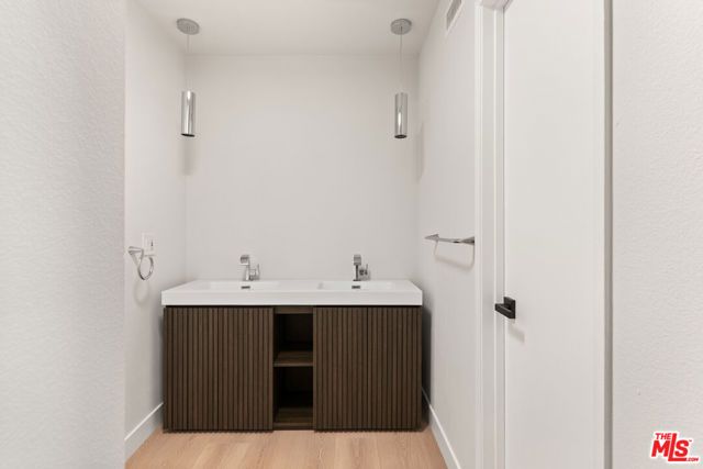 21500 Califa Street 185, Woodland Hills (los Angeles), CA 91367