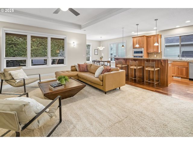 1627 Nw 35TH Cir, Camas, WA 98607