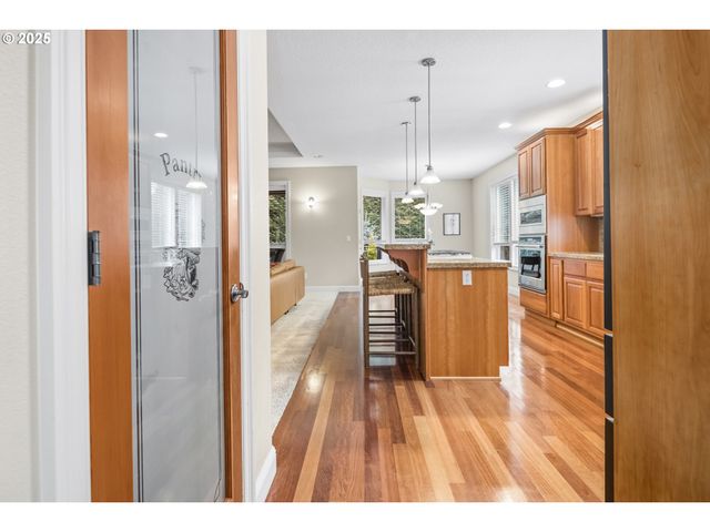 1627 Nw 35TH Cir, Camas, WA 98607