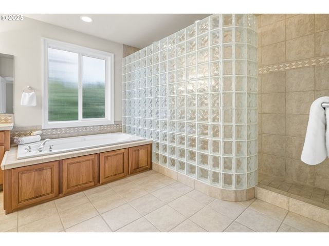 1627 Nw 35TH Cir, Camas, WA 98607