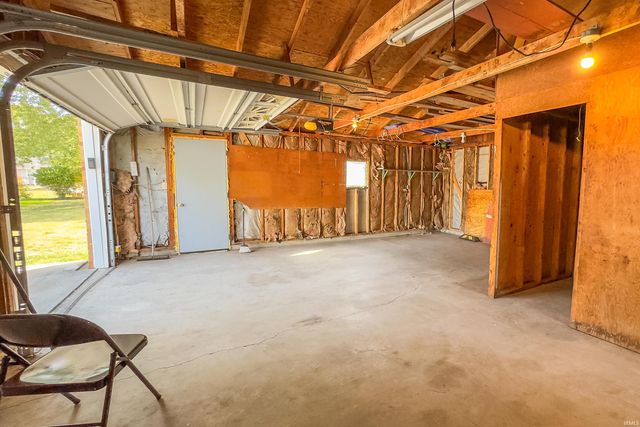 1914 Versailles Drive, Kokomo, IN 46902