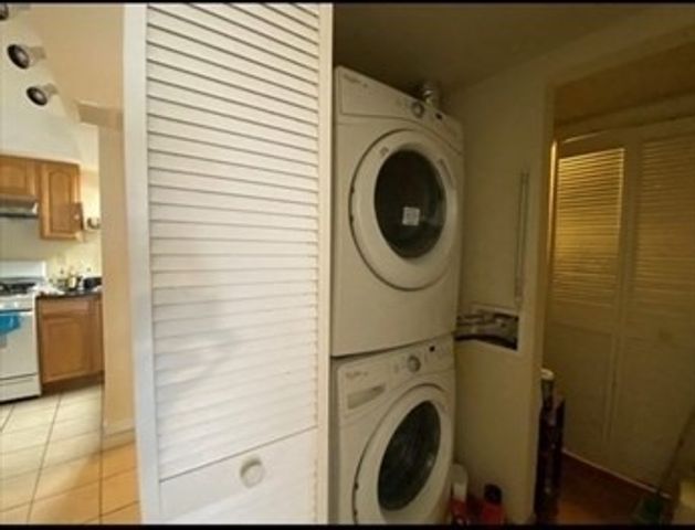 3 Wallingford Rd 1, Boston, MA 02135
