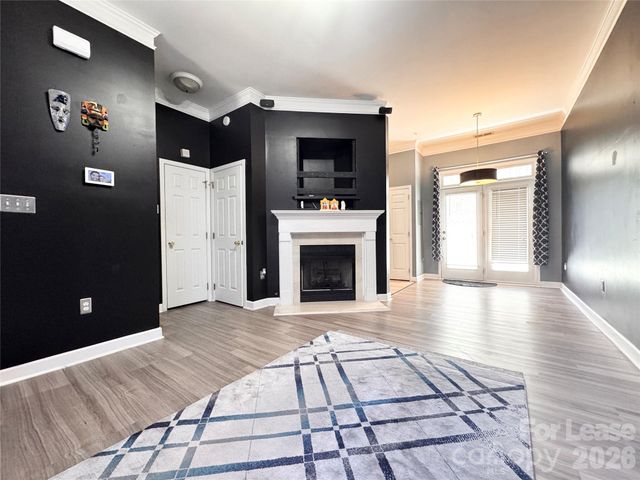 914 Hawthorne Bridge Court, Charlotte, NC 28204