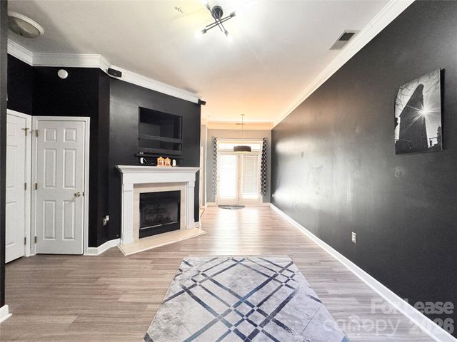 914 Hawthorne Bridge Court, Charlotte, NC 28204