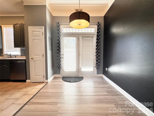 914 Hawthorne Bridge Court, Charlotte, NC 28204