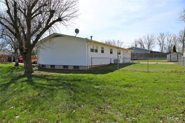 6 Tori Ann Drive, St Peters, MO 63376