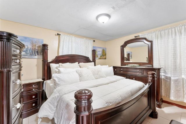 4727 Myrtle Lane, West Palm Beach, FL 33417