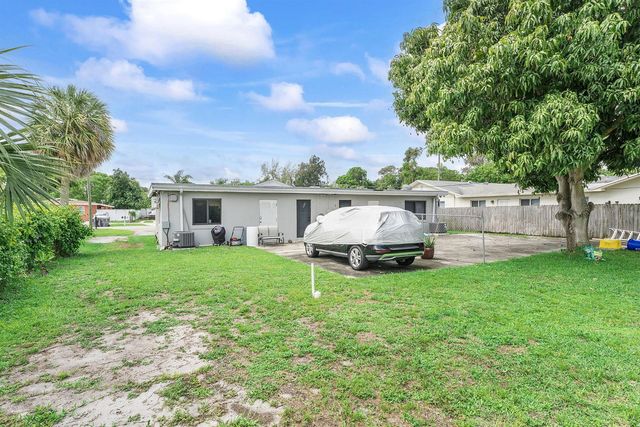 4727 Myrtle Lane, West Palm Beach, FL 33417